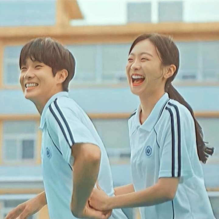 Bikin Baper! Ini 6 Drama Korea Bertema 'Musuh Jadi Cinta'  - iZaura